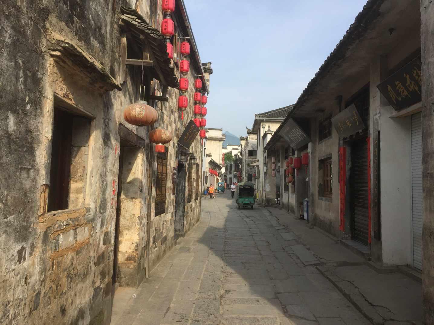 二次元AI女神高清手机壁纸:白玉参差凤凰声,天仙借女双翅猛
